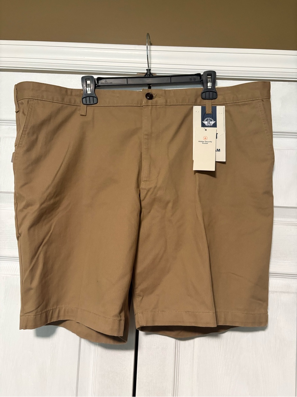 Dockers Men's 42 Khaki Chino Shorts 8" Inseam NWT
